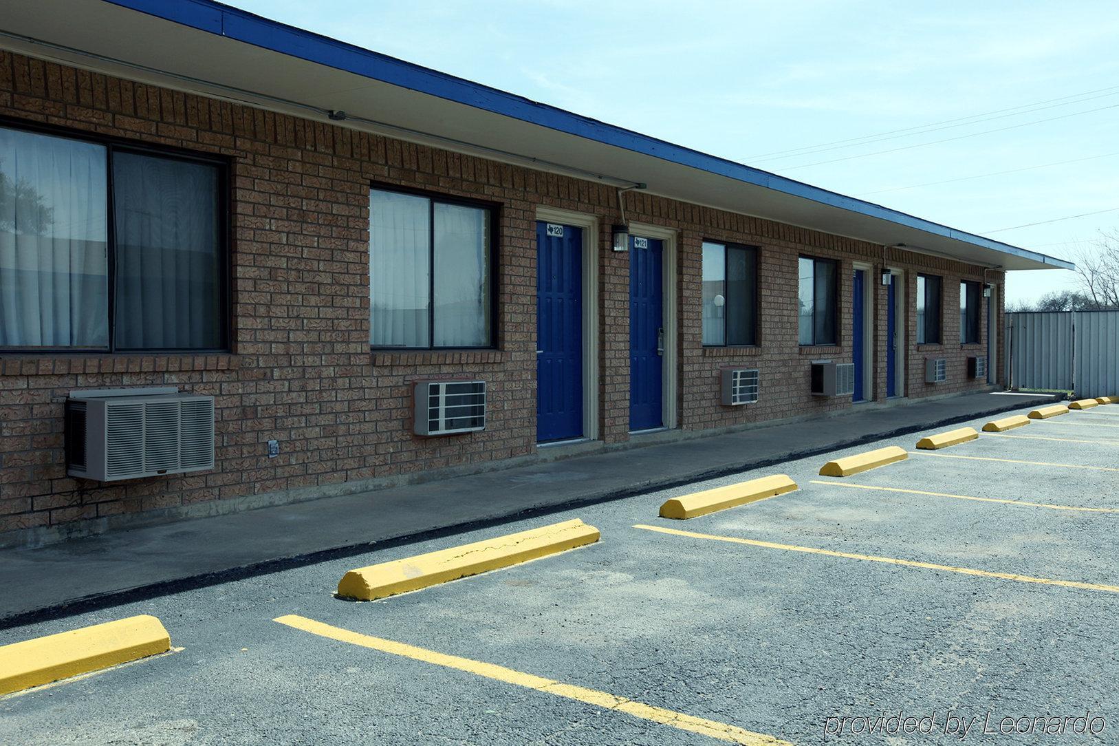 Americas Best Value Inn Comanche Exterior foto